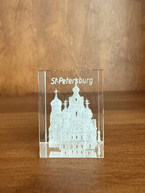 3D Laser-Etched Crystal Souvenir Paperweight